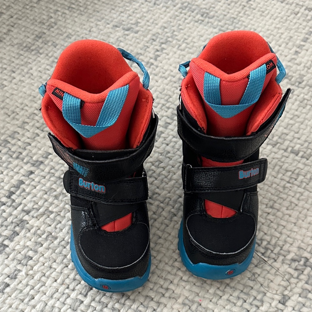Burton Mini Grom snowboard boots